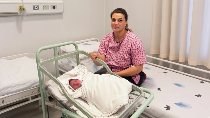 Жительница Физулинского района родила в машине скорой помощи