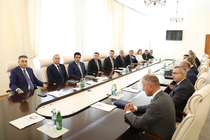 Media.az - Новости Азербайджана - Анар Байрамов представлен коллективу Министерства здравоохранения