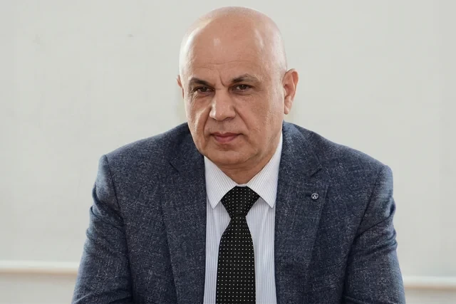 Media.az - Новости Азербайджана - В Баку инструктор по вождению посадил несовершеннолетнего за руль на загруженном проспекте