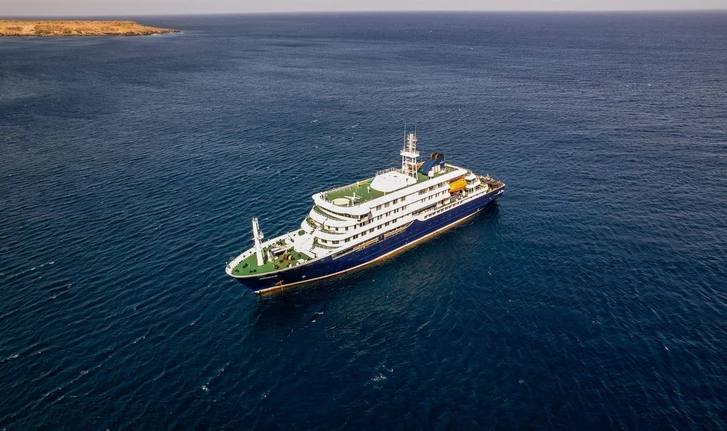 С круизного лайнера MV Hondius эвакуированы три пассажира с подозрением на хантавирус