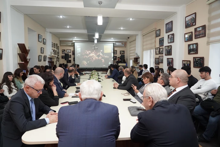 Media.az - Новости Азербайджана - В АУЯ состоялся показ фильма «Один пояс, один путь» о росте влияния Среднего коридора