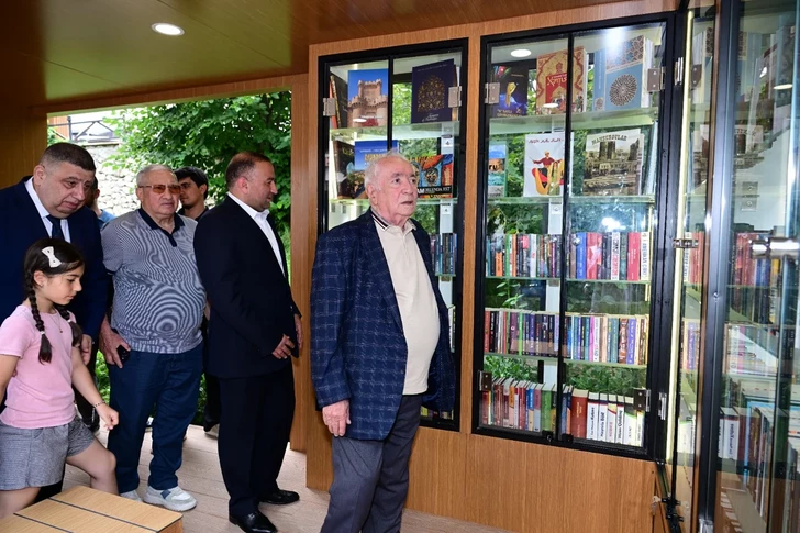 Media.az - Новости Азербайджана - В центре Шуши открылась первая библиотека под открытым небом
