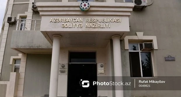 Али Асадов подписал распоряжение об исполнении указа Президента Азербайджана по кадрам юстиции