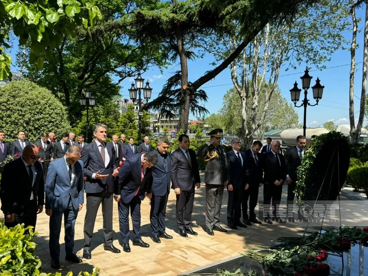 Media.az - Новости Азербайджана - В Тбилиси и Рустави почтили память Гейдара Алиева