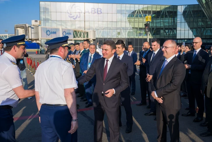 Media.az - Новости Азербайджана - Первый самолет нового поколения Airbus A321neo авиакомпании AZAL прибыл в Баку