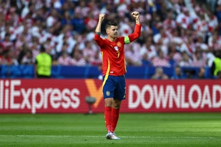 Испания громит Хорватию в матче первого тура чемпионата Европы