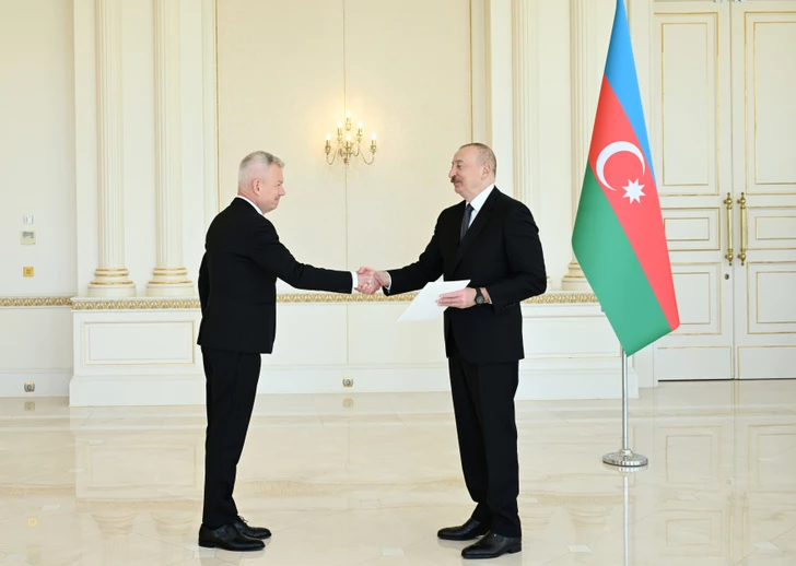 Президент принял верительные грамоты новоназначенного чрезвычайного и полномочного посла Польши
