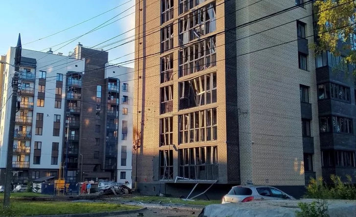 Атаки БПЛА на Москву и регионы России: повреждены магазин «Магнит» и поликлиника