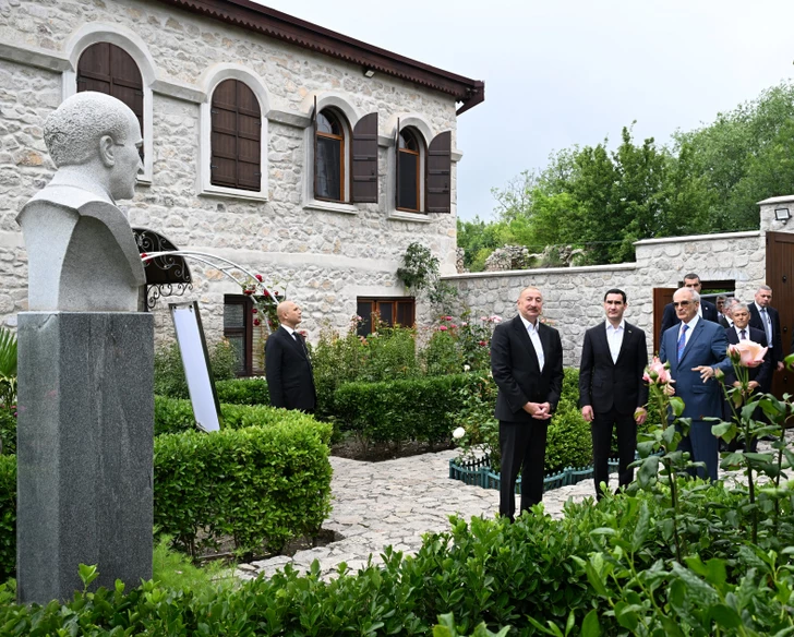 Media.az - Новости Азербайджана - Президенты Азербайджана и Туркменистана побывали в доме-музее Бюльбюля в Шуше