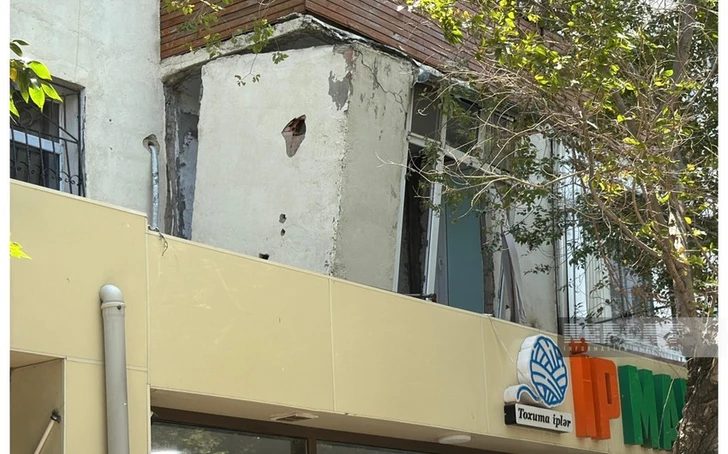 В Сумгайыте обрушился балкон жилого дома