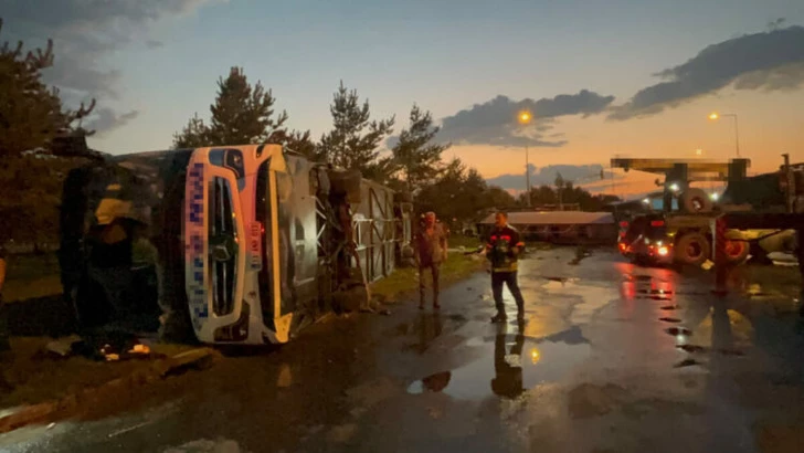 Media.az - Новости Азербайджана - В Турции автобус столкнулся с автоцистерной — десятки пострадавших