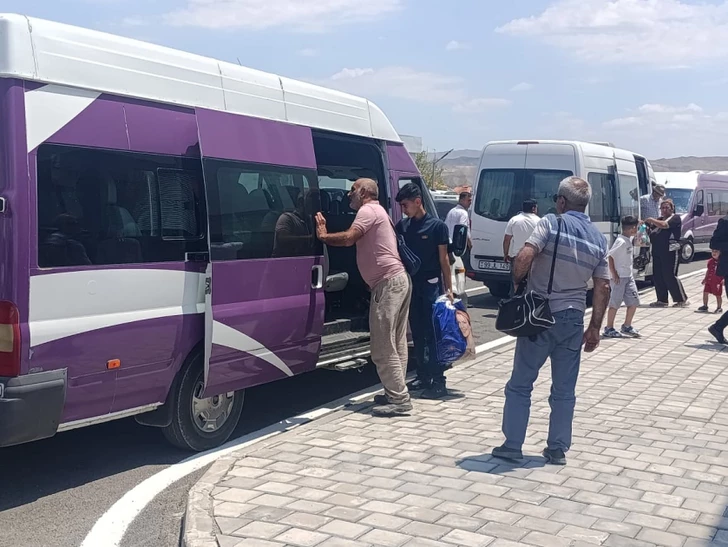 Media.az - Новости Азербайджана - Жители села Шюкюрбейли Джебраильский район получили ключи от своих новых домов