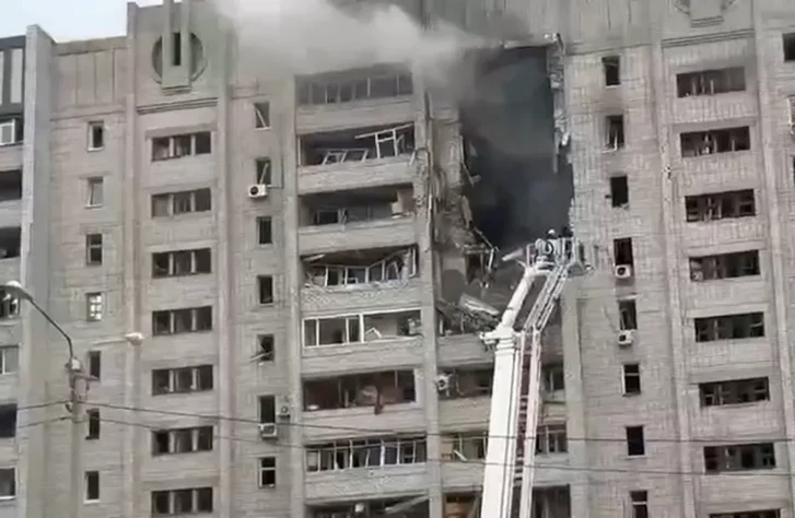 При ударе по жилому дому в Харькове погибли двое, еще 12 пострадали