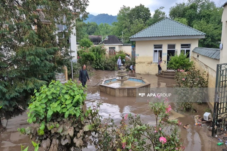 Media.az - Новости Азербайджана - Дворы ушли под воду: сильные ливни вызвали сель в Габале
