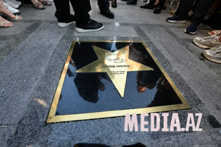 Media.az - Новости Азербайджана - Керем Бюрсин получил именную звезду на Sea Breeze Walk of Fame