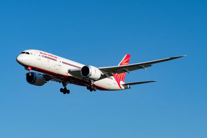 Экстренная высадка: Boeing 787 Air India столкнулся с неисправностью двигателя в Калькутте