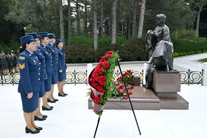 Media.az - Новости Азербайджана - Женщины-военнослужащие Азербайджана почтили память академика Зарифы Алиевой