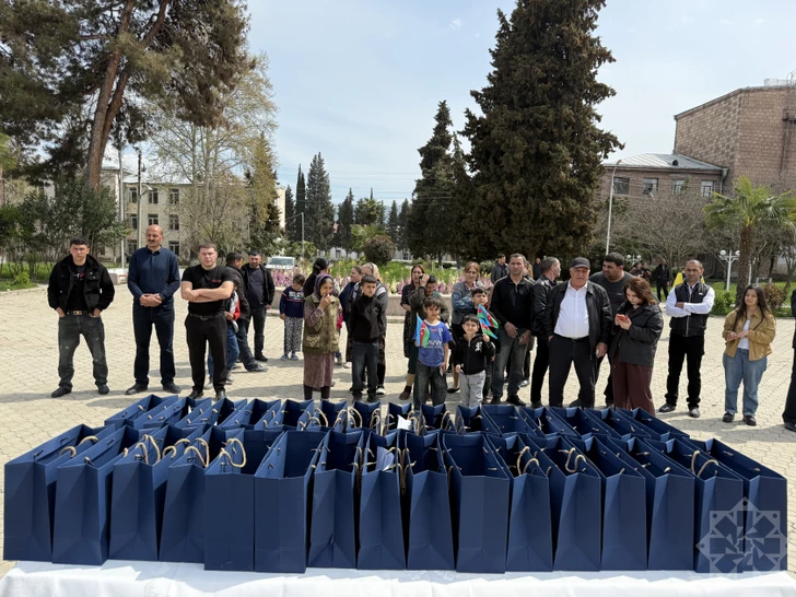 Media.az - Новости Азербайджана - В Ходжавенд прибыла очередная группа бывших вынужденных переселенцев, им вручены ключи от квартир
