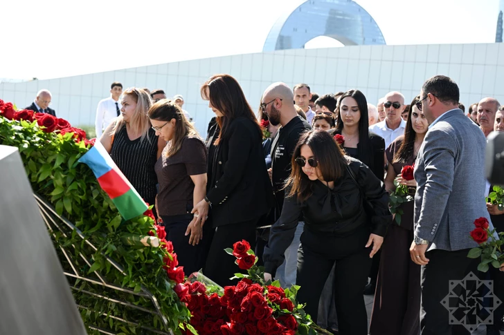 Память наших шехидов с уважением почитается в Парке Победы