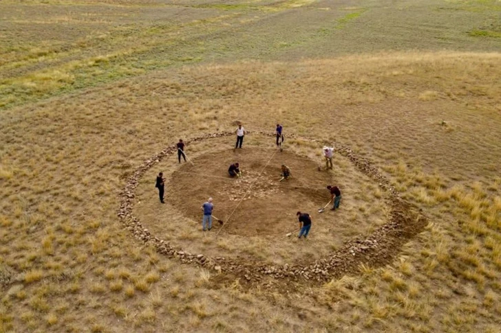 В Азербайджане нашли захоронение воина высокого ранга возрастом 3600 лет
