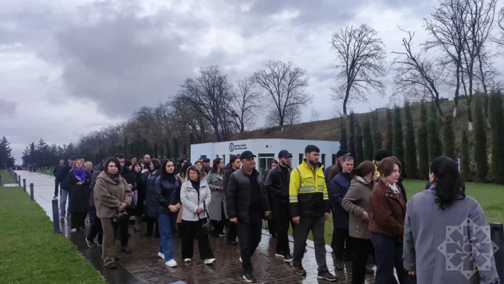 Media.az - Новости Азербайджана - Губинский мемориальный комплекс массово посещают в годовщину геноцида азербайджанцев