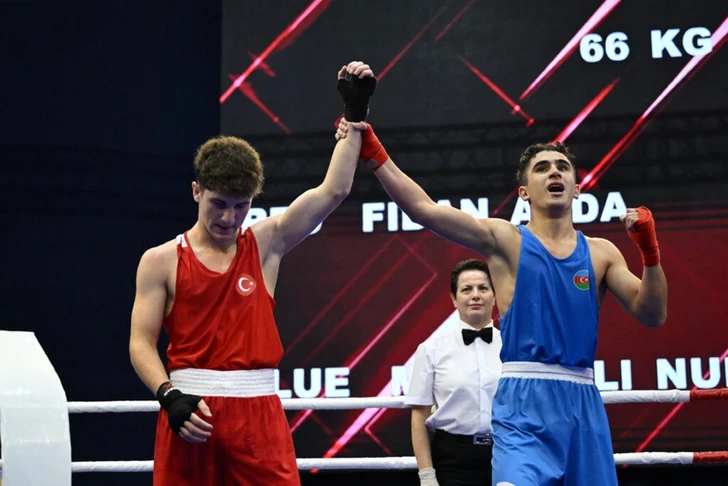 Азербайджанские боксеры прошли в финал чемпионата Европы