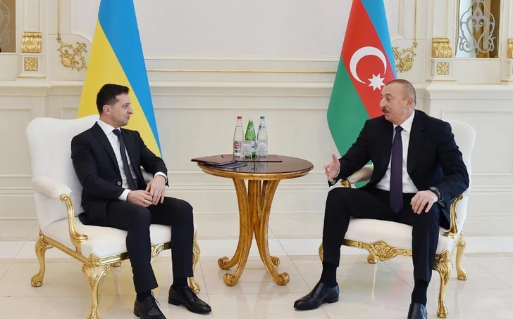 Баку и Киев осудили авиаудары России по нефтебазе азербайджанской SOCAR