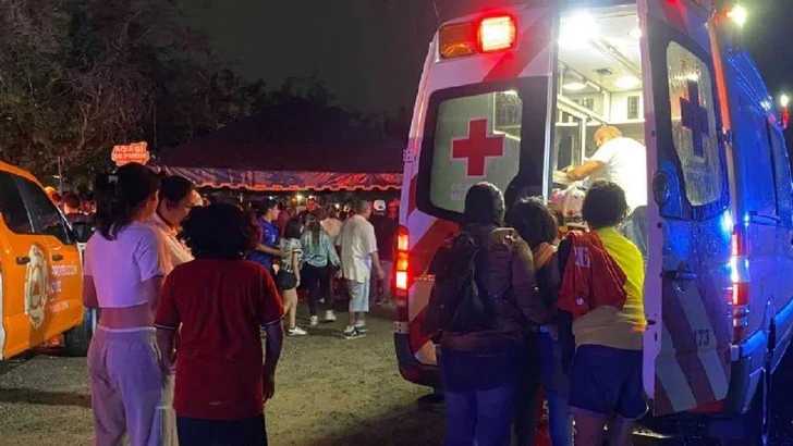 Во время предвыборного мероприятия в Мексике рухнула сцена: есть погибшие, десятки пострадавших