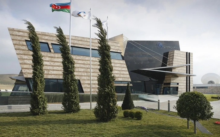 «Азеркосмос» выбрал страховщика для спутника Azerspace-1