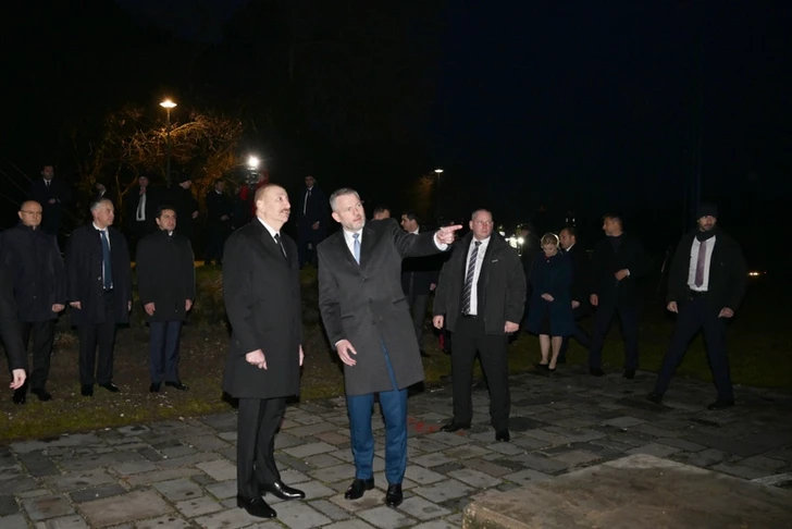 Президенты Азербайджана и Словакии посетили мемориал «Ворота Свободы» в Братиславе