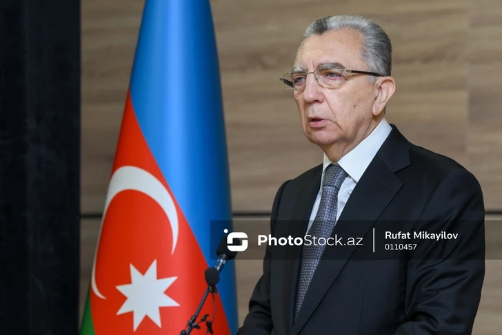 Эльдар Азизов дал поручения по подготовке столицы Азербайджана к Новому году