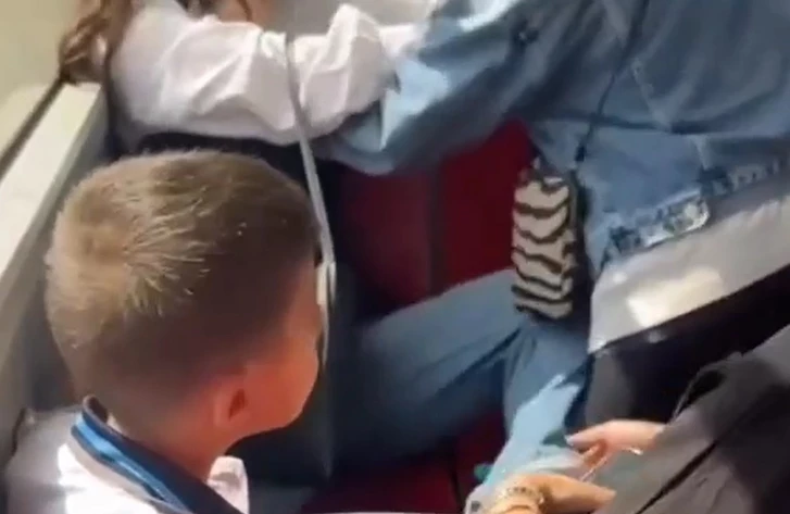 Видео драки двух девушек в бакинском автобусе всколыхнуло социальные сети