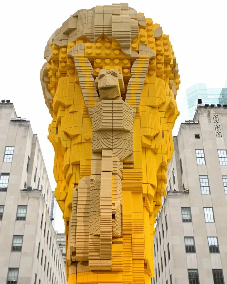 Media.az - Новости Азербайджана - LEGO представила гигантский кубок ЧМ-2026 в Нью-Йорке