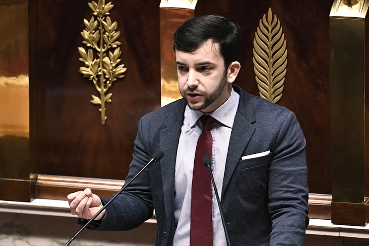 Французский депутат заявил о полной ответственности Макрона за распространение идеологий ненависти