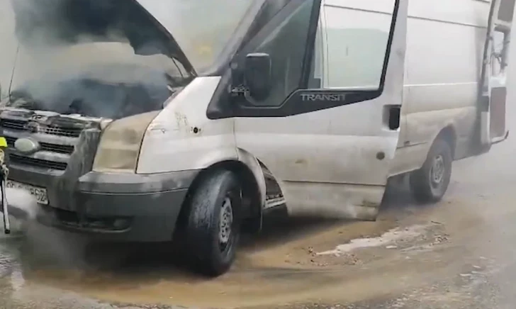 В поселке Масазыр загорелся грузовой автомобиль
