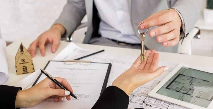 Скандал с двойной продажей квартир: житель Баку годами не может заселиться в свой дом