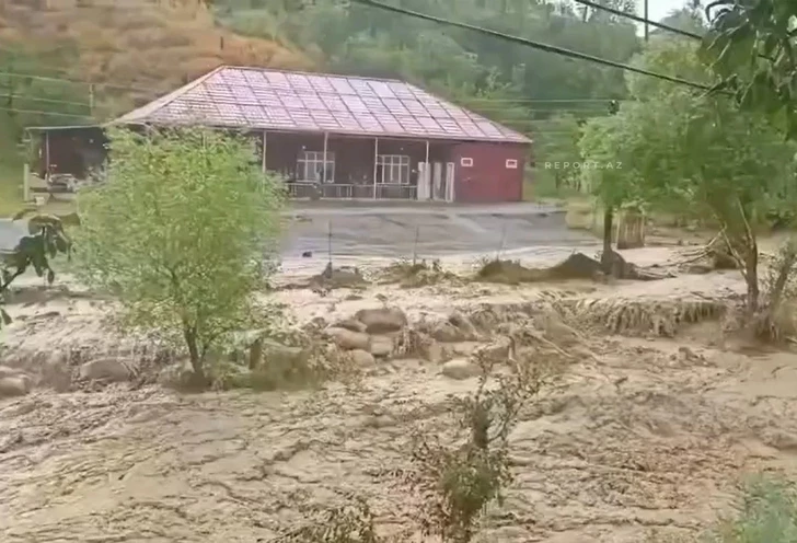 На реках Нахчывана наблюдаются селевые потоки