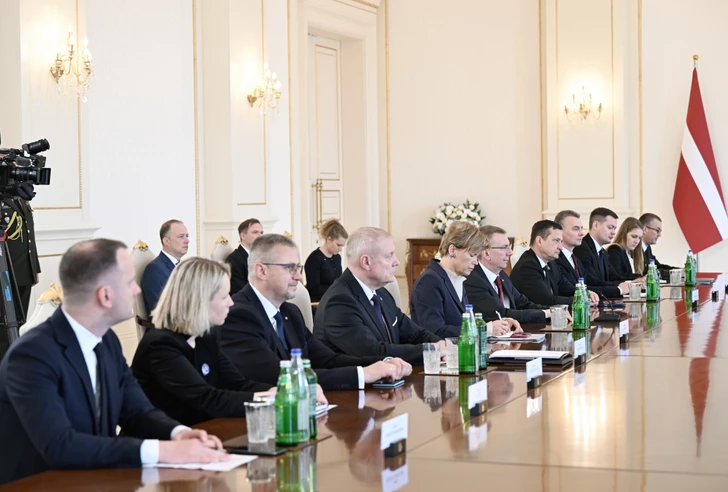 Media.az - Новости Азербайджана - В Баку состоялась встреча президентов Азербайджана и Латвии в расширенном составе