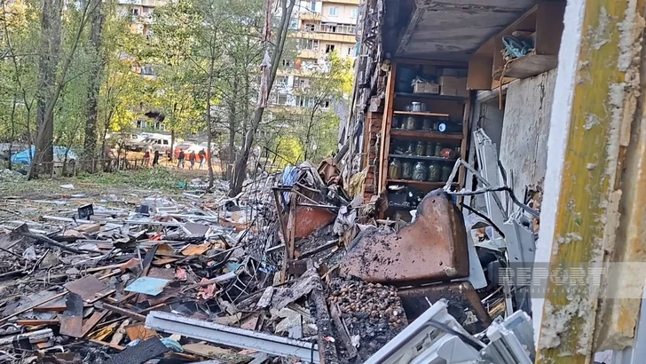 В Киеве во время ракетной атаки пострадала квартира азербайджанской семьи