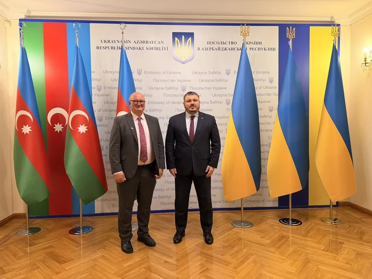 Украина и Великобритания обсудили в Баку вопросы безопасности и гуманитарного взаимодействия