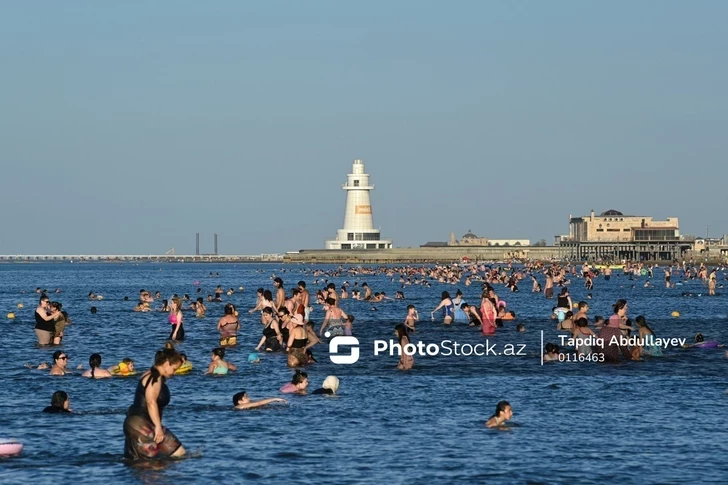 Завтра температура морской воды на пляжах Абшерона достигнет 28°C