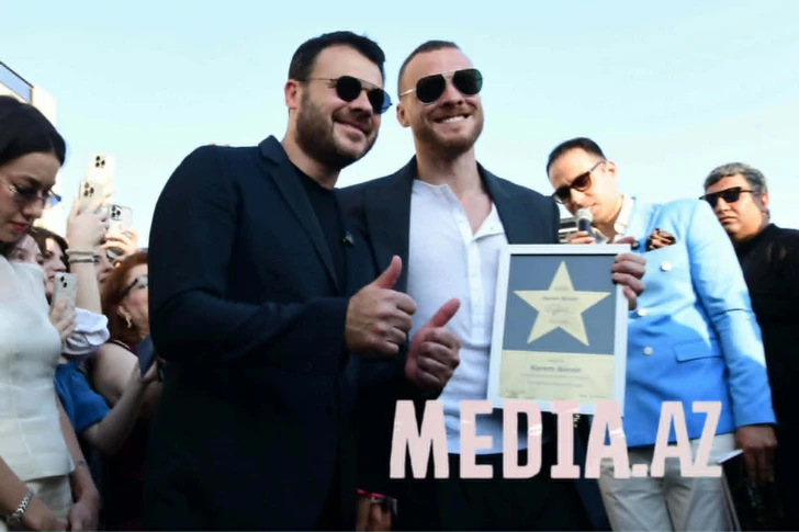 Media.az - Новости Азербайджана - Керем Бюрсин получил именную звезду на Sea Breeze Walk of Fame