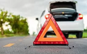 Водитель BYD нарушил требование дорожного знака и столкнулся с Hyundai в Баку