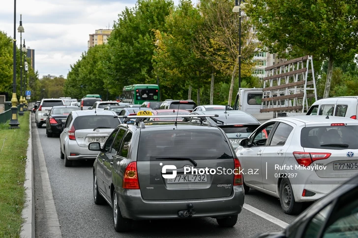 Затрудненное движение в Баку: список загруженных дорог столицы