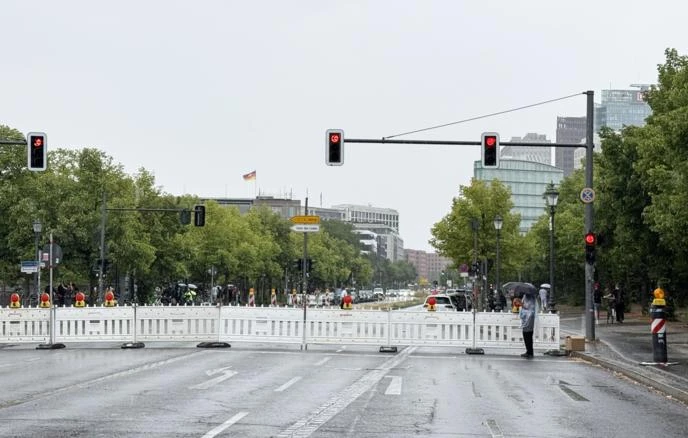 Media.az - Новости Азербайджана - В Германии автомобиль на полной скорости въехал в толпу - один погибший, десятки раненых