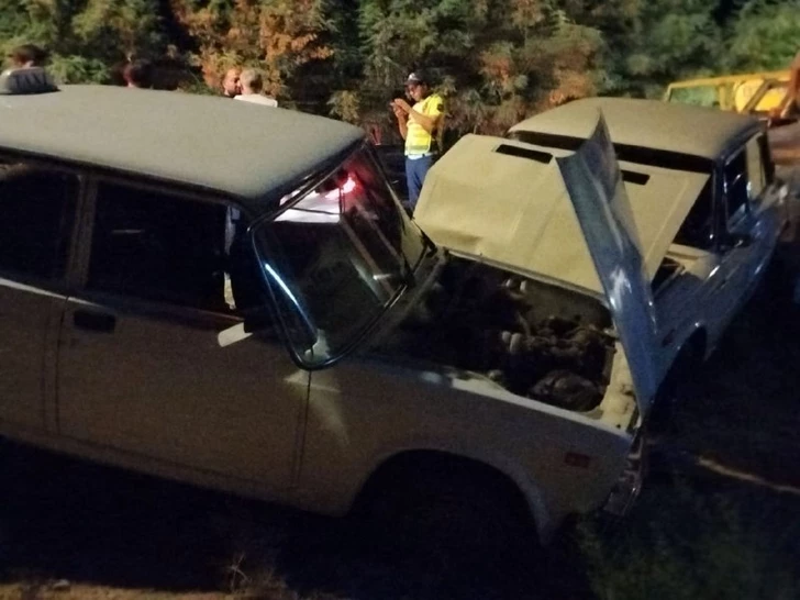 ДТП в Мингячевире: столкнулись два автомобиля, есть пострадавшие