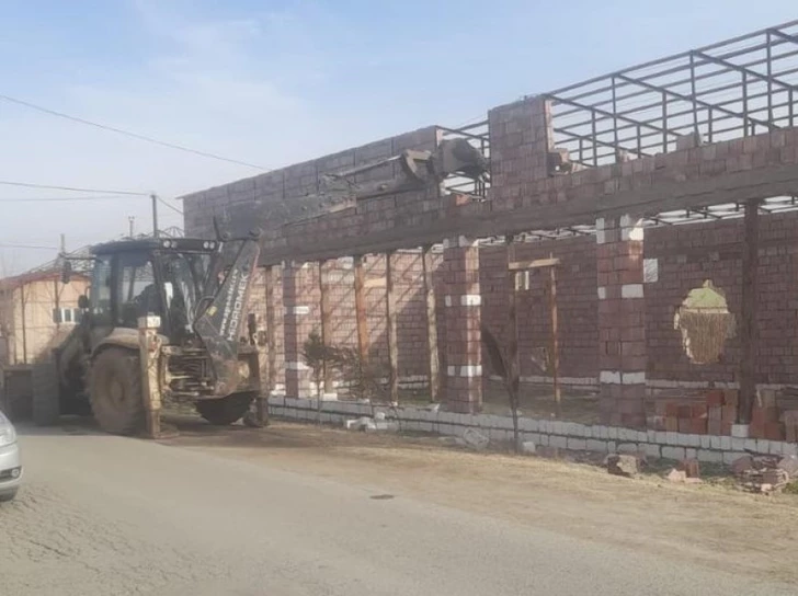В Физулинском районе снесена незаконная постройка