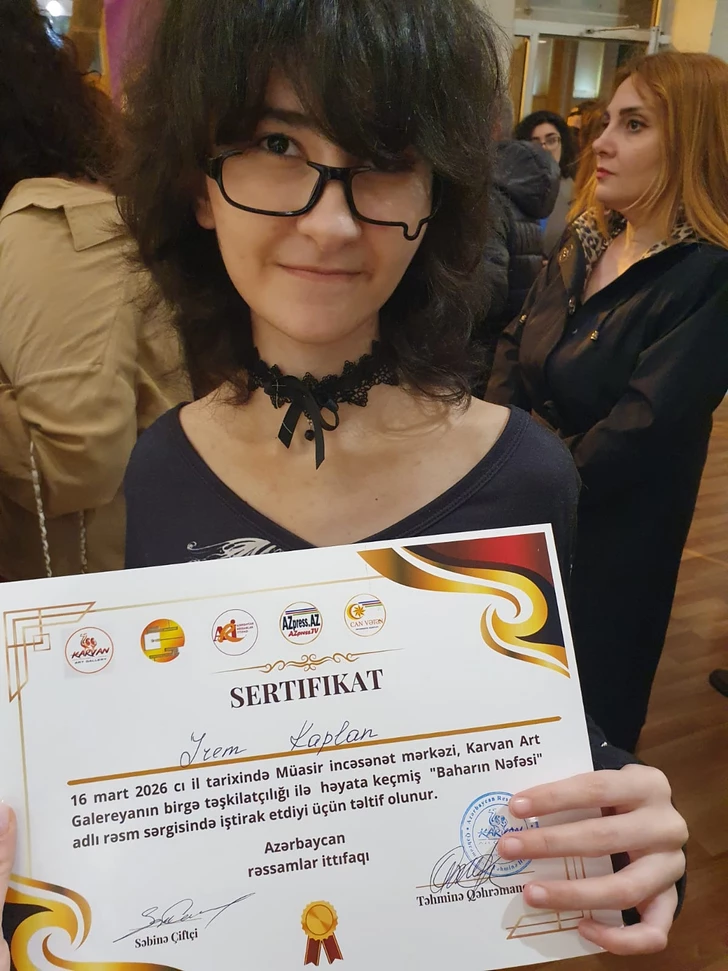 Media.az - Новости Азербайджана - От рисунков до собственного бренда: как 14-летняя художница из Баку превращает фольклор в стиль