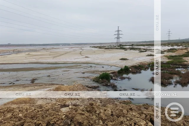 Media.az - Новости Азербайджана - На Масазырском шоссе сточные воды сливают в соленое озеро