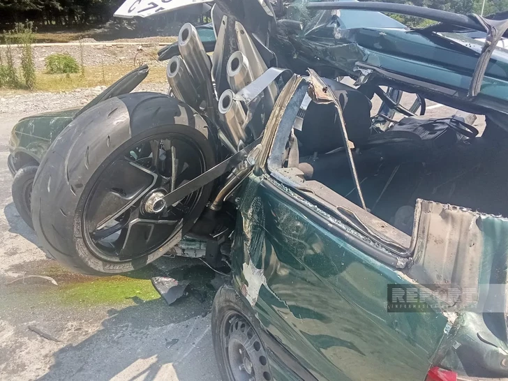 В Исмайыллы при столкновении мотоцикла и Opel погибли три человека